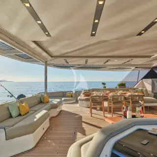 SOL MADININA - Aft deck