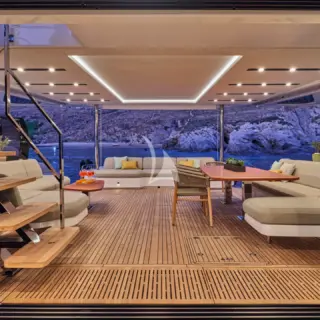 SOL MADININA - Aft cockpit