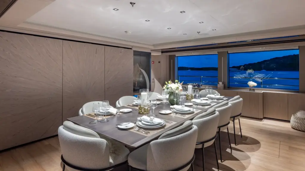 GIOIA - Main deck dining area