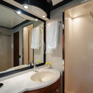 Master Suite - Bath (1)