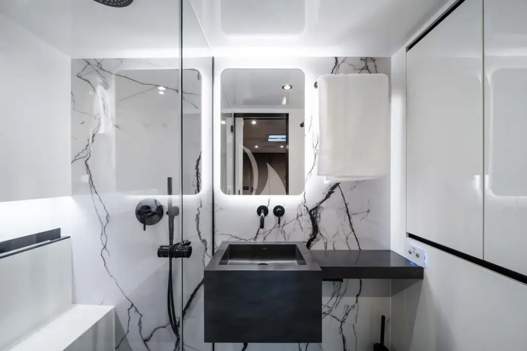 BLACK RAPTOR - Image 5