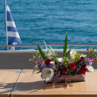 FAR & AWAY - Image 22