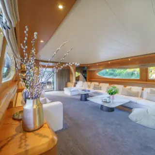 CYNTHIA salon side view