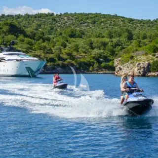 CYNTHIA jet ski running