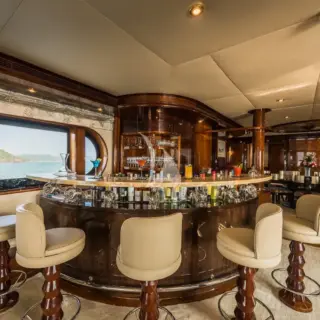 Salon bar