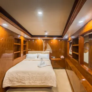 Double cabin