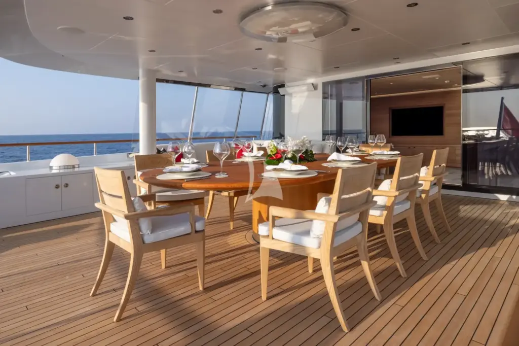BIJIN - Upper deck aft exterior dining