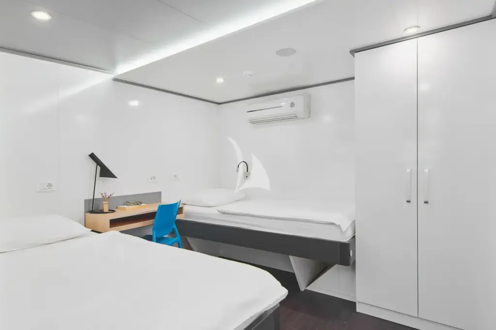 Almissa - Twin Cabin