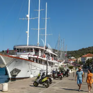 Almissa - Exterior
