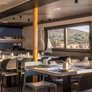 Almissa - Dining
