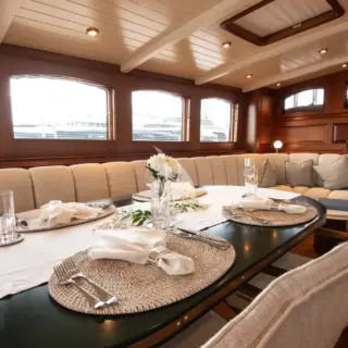 Upper salon | dining