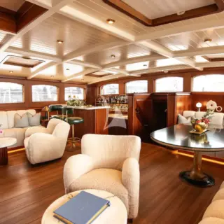 Upper salon