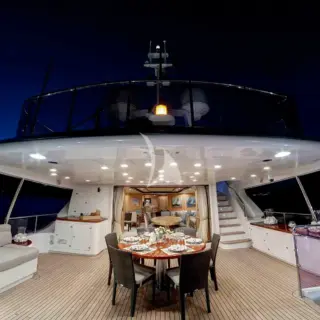 Upper deck Al fresco dining