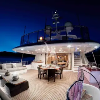 Upper deck
