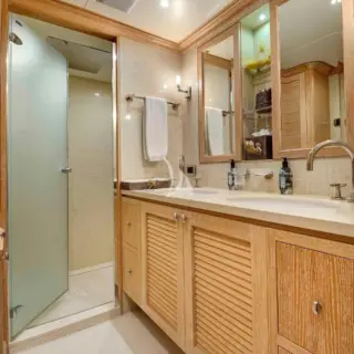 Master ensuite