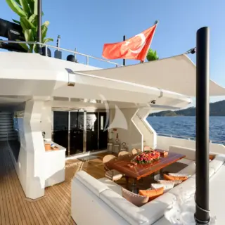 LADY LUNA - Main Deck Aft