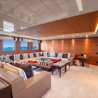 Bridge Deck: Salon