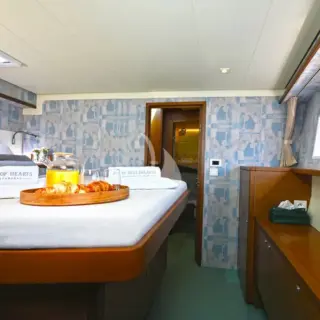 Double cabin
