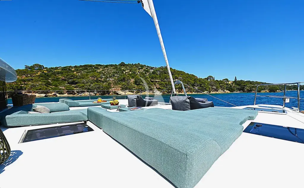 ACE OF HEARTS - Sun Deck