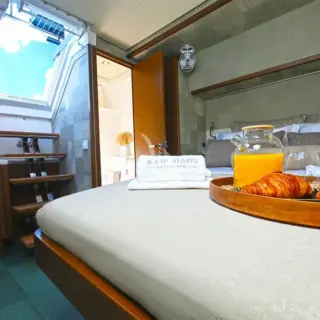 Double cabin