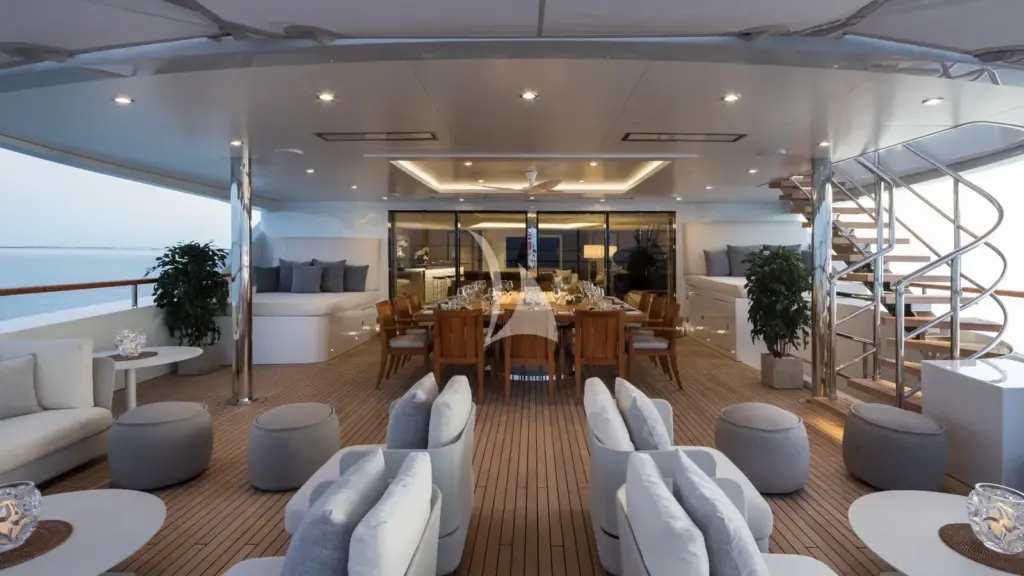ARTISAN - Main deck aft dining area