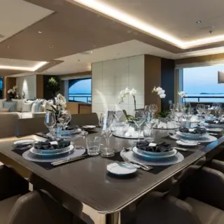 Main deck dining