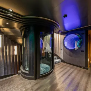 Main deck foyer