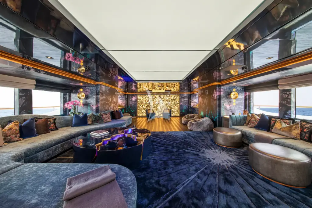 GALAXY - Main deck lounge