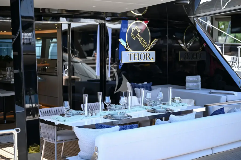 THOR - Dining area