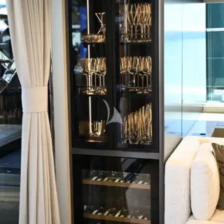 THOR - Salon cabinet, glasses