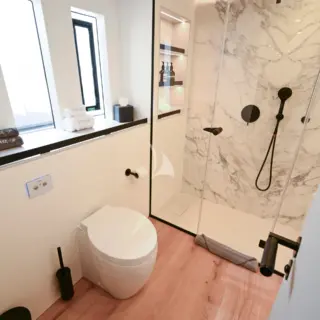 THOR - Cabin 2, bathroom