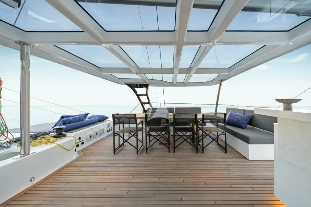 ADARA NEXT - Flybridge Sitting area