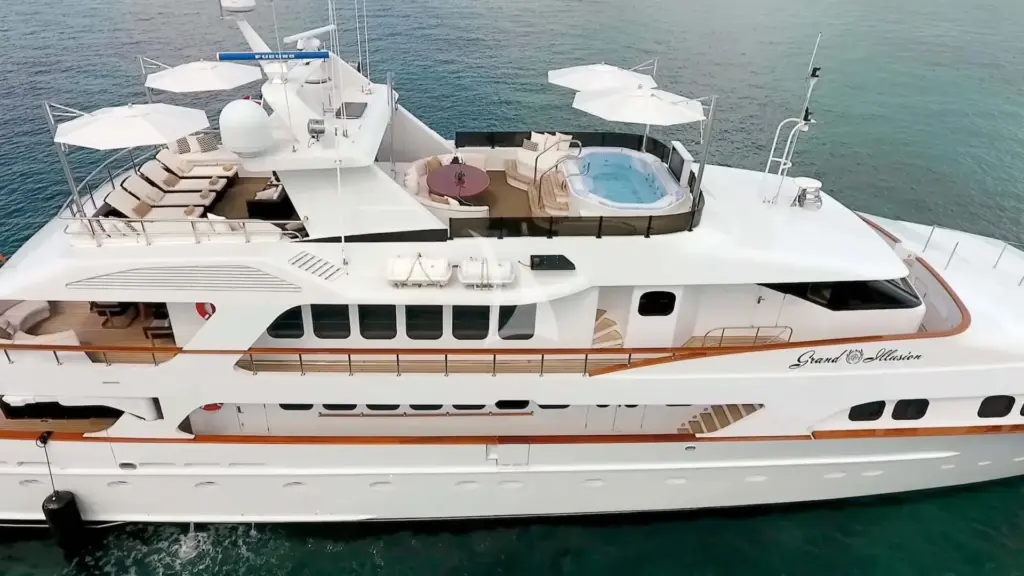 GRAND ILLUSION - Image 3