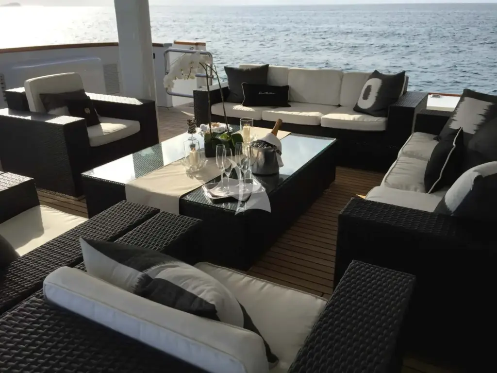 GRAND ILLUSION - Image 5