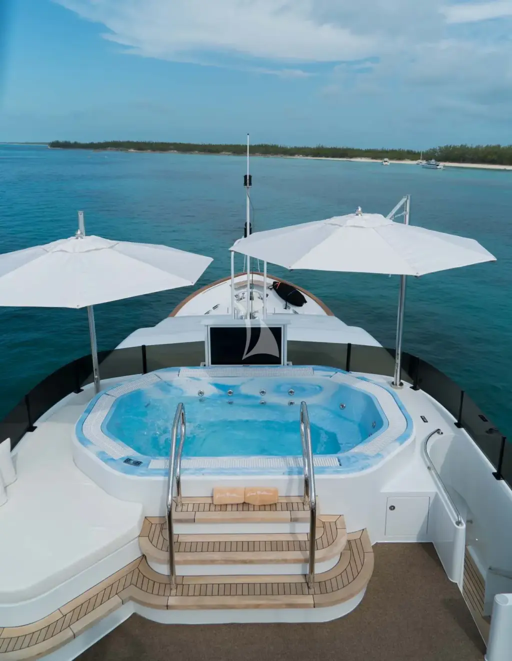 GRAND ILLUSION - Image 4