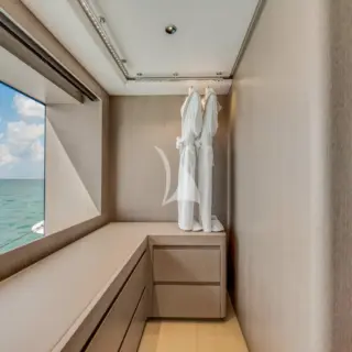 DOKINHA - Master walk-in wardrobe
