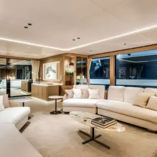 DOKINHA - Main deck lounge