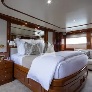 Full beam master stateroom