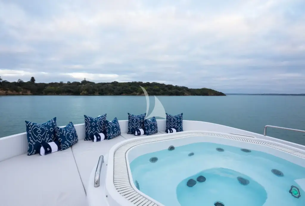 SERENO - Sundeck Jacuzzi