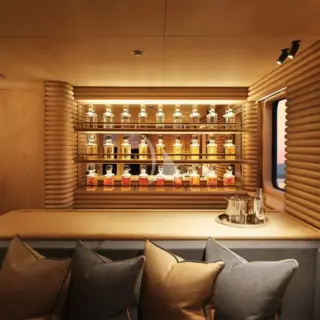 RH THREE - Upper Deck Bar