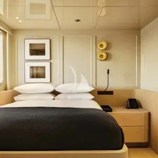 RH THREE - Double Cabin