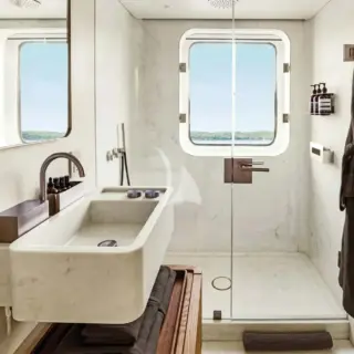 RH THREE - Double Cabin