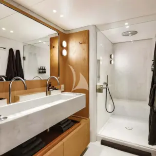 RH THREE - Master Suite ensuite