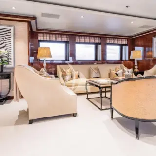 BATELLO - Main Deck Lounge