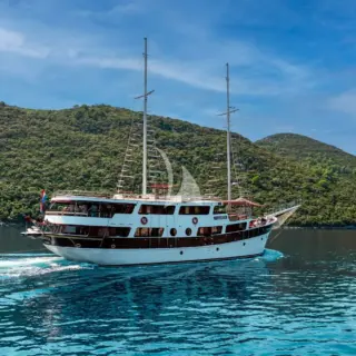 Cesarica underway