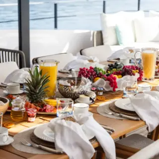 Bridge deck Dining