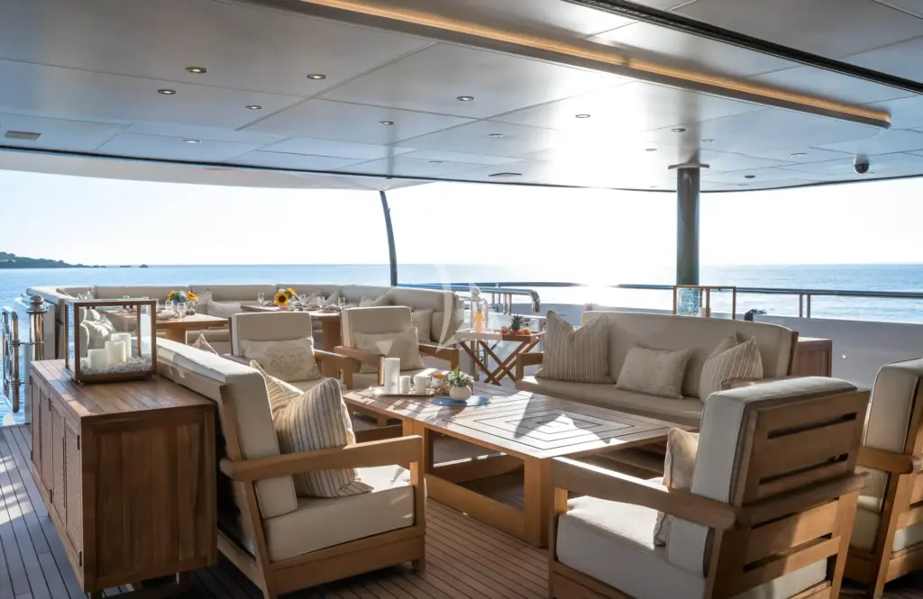 STARFIRE - Aft Deck Seating and Dining