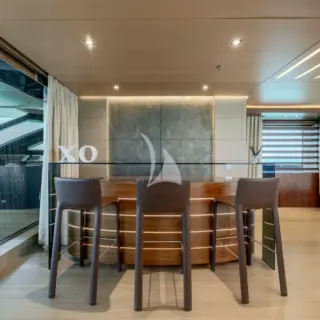 Main Salon Bar