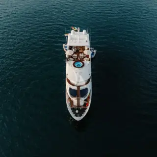 Kontiki Wayra full yacht view