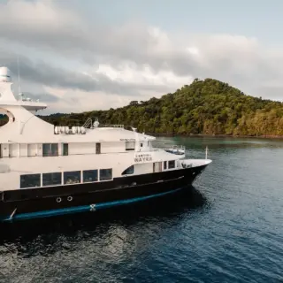 Kontiki Wayra at anchor